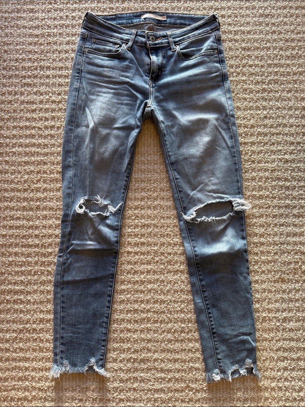 Levi's Women's Light Blue Ripped 711 Skinny Jeans